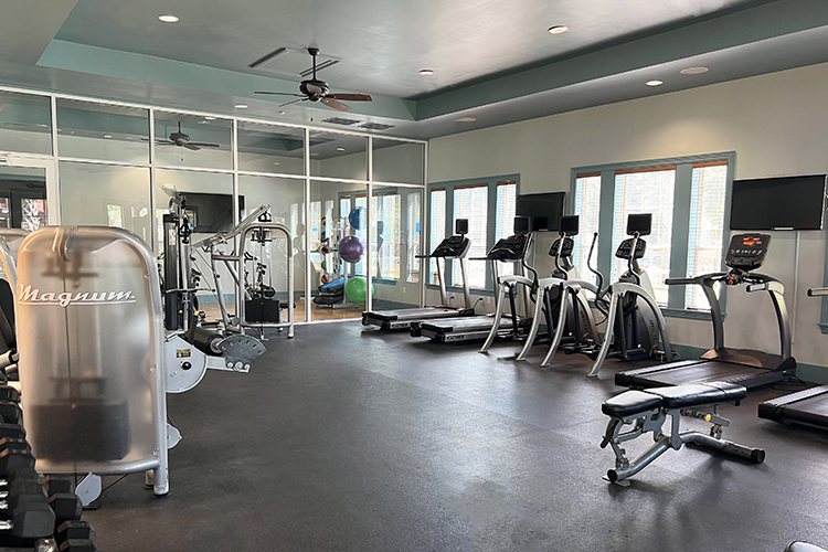 24/7 Access Fitness Studio with Free Weights